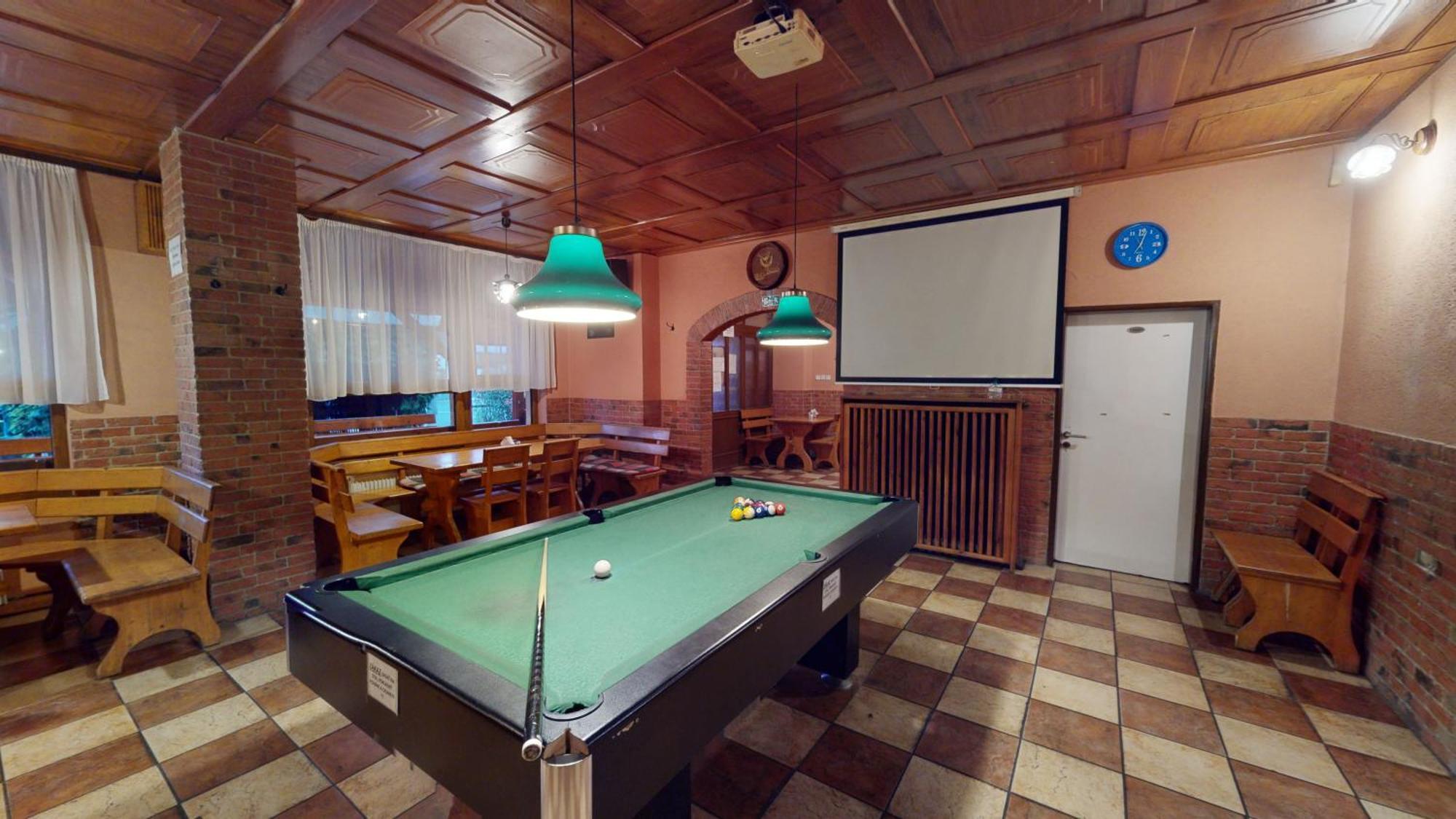 Rusovsky Penzion Bratislava Esterno foto